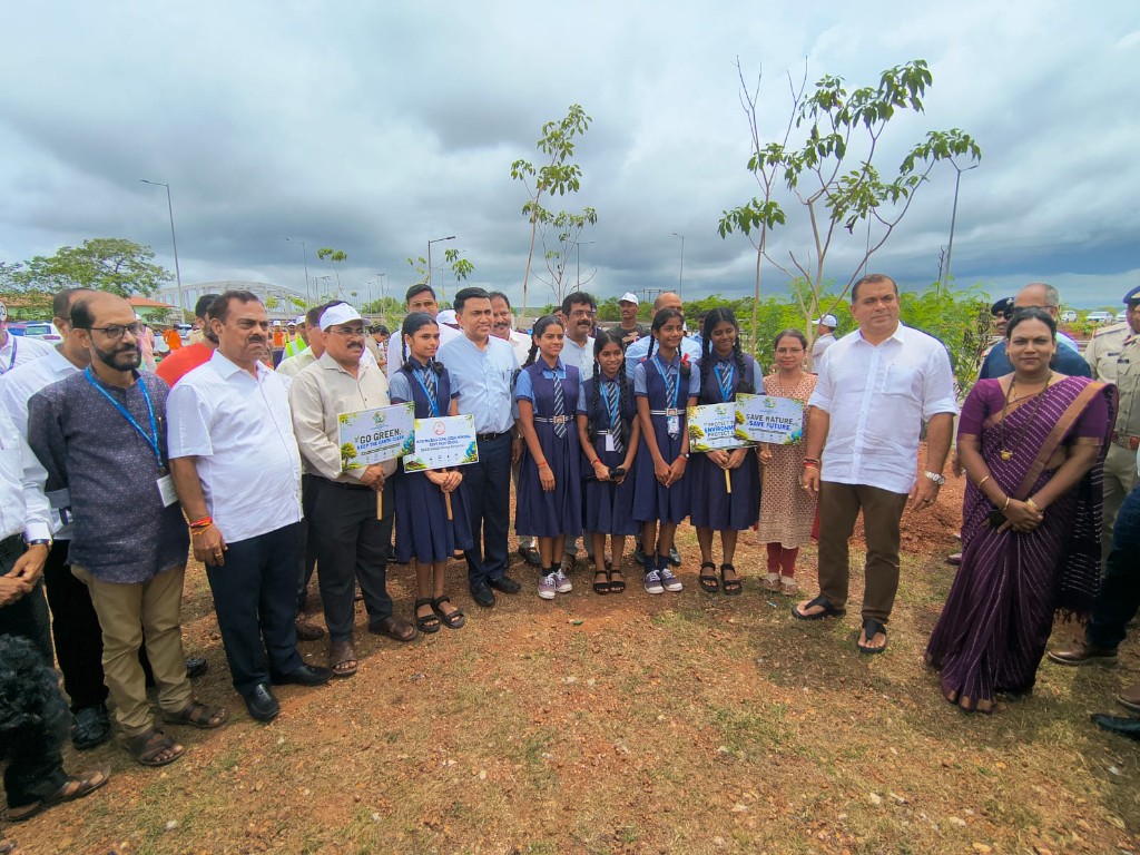 PM SHRI school students with Goa Chief Minister Dr Pramod Sawant at a tree plantation drive